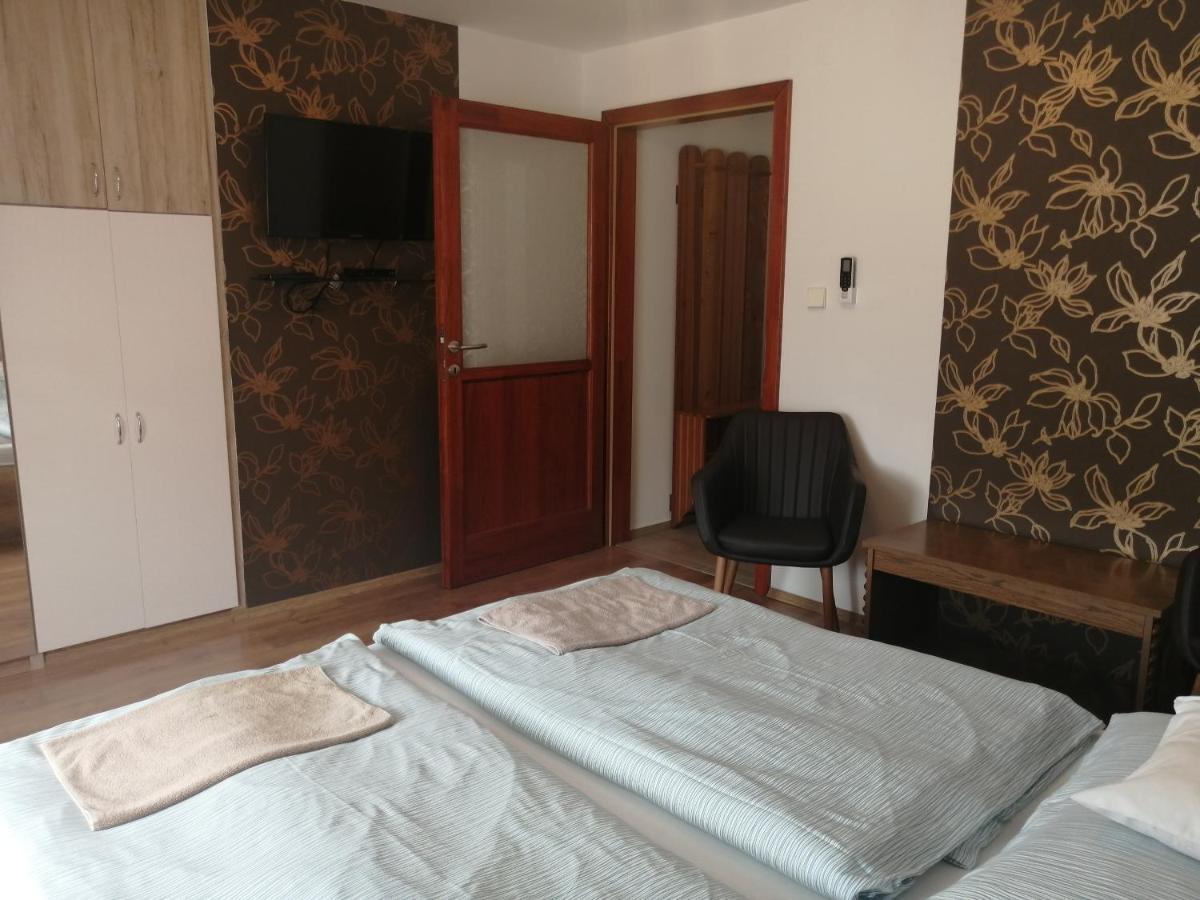 Anita Apartman Buk Bagian luar foto